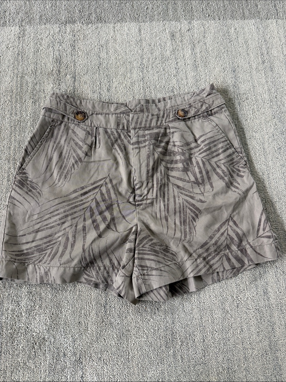 White House Black Market Hi Rise Tropical Print Casual Shorts sz 10